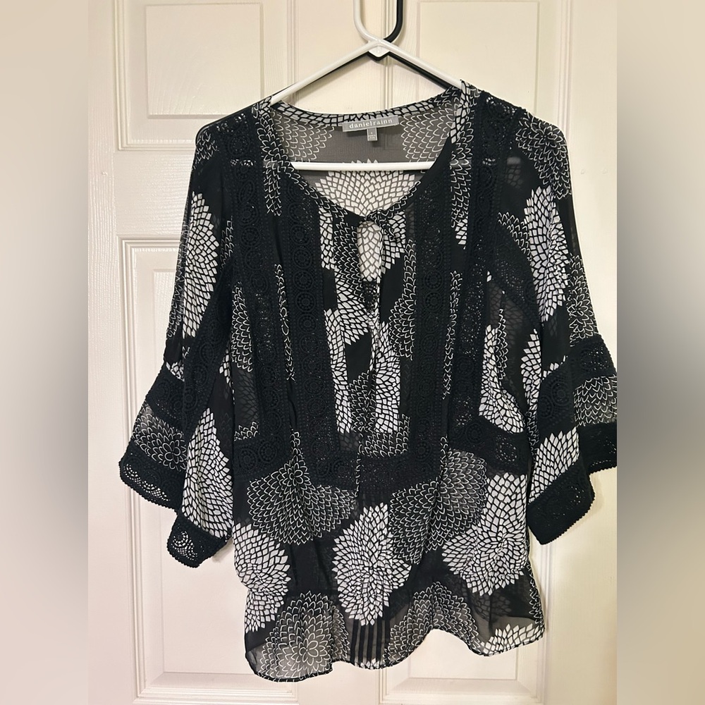 Daniel rainn top size 8